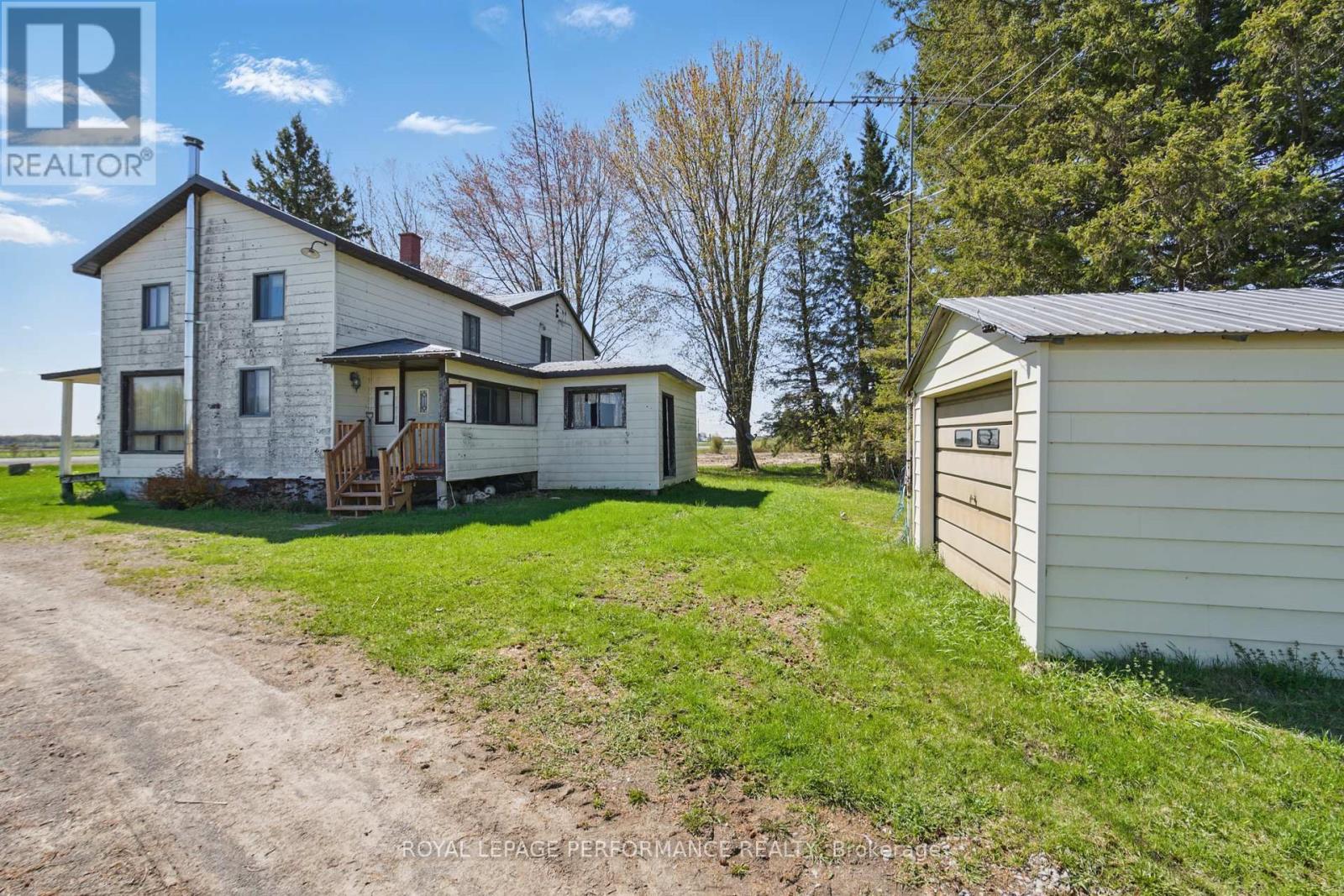 












3300 COUNTY RD 14 CONCESSION

,
East Hawkesbury,




Ontario
K0B1B0


