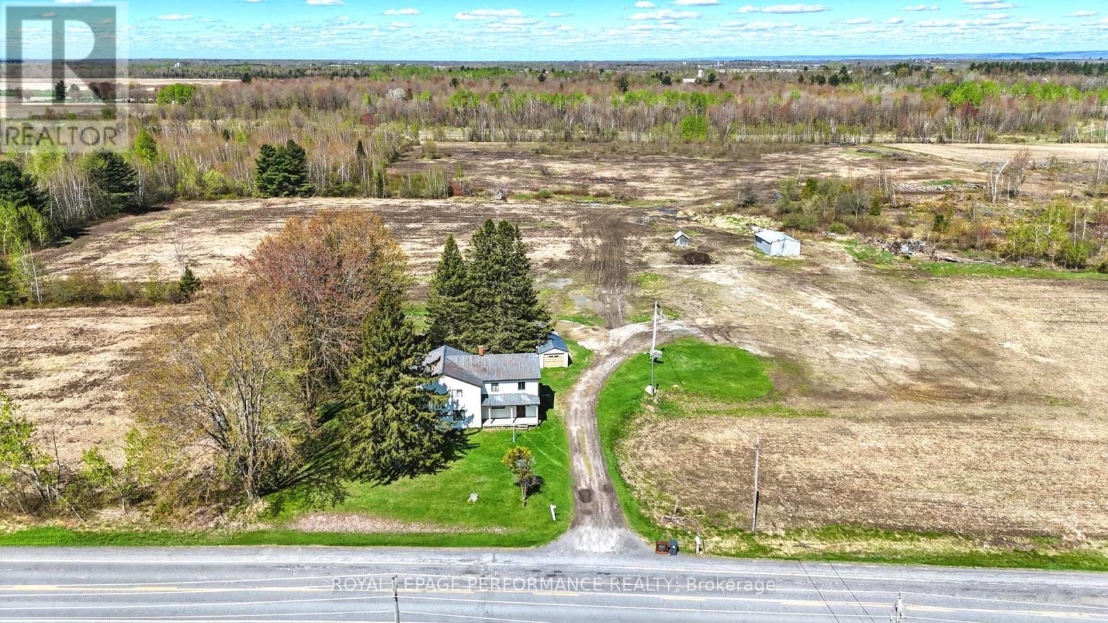 












3300 COUNTY RD 14 CONCESSION

,
East Hawkesbury,




Ontario
K0B1B0

