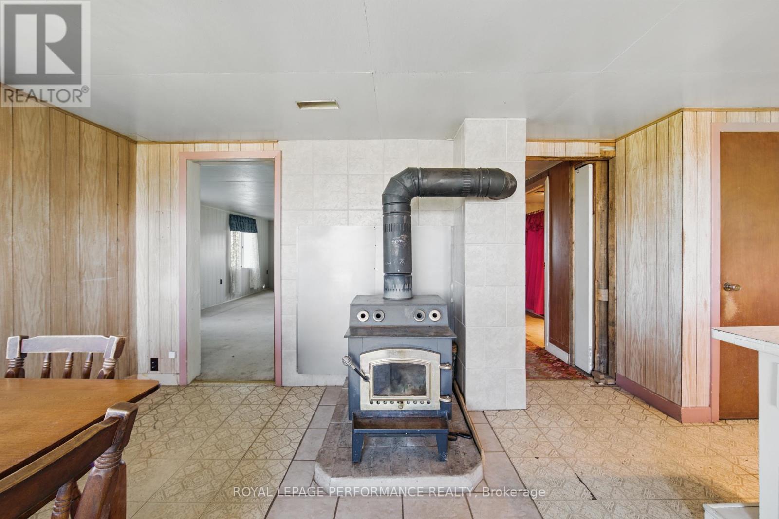 












3300 COUNTY RD 14 CONCESSION

,
East Hawkesbury,




Ontario
K0B1B0

