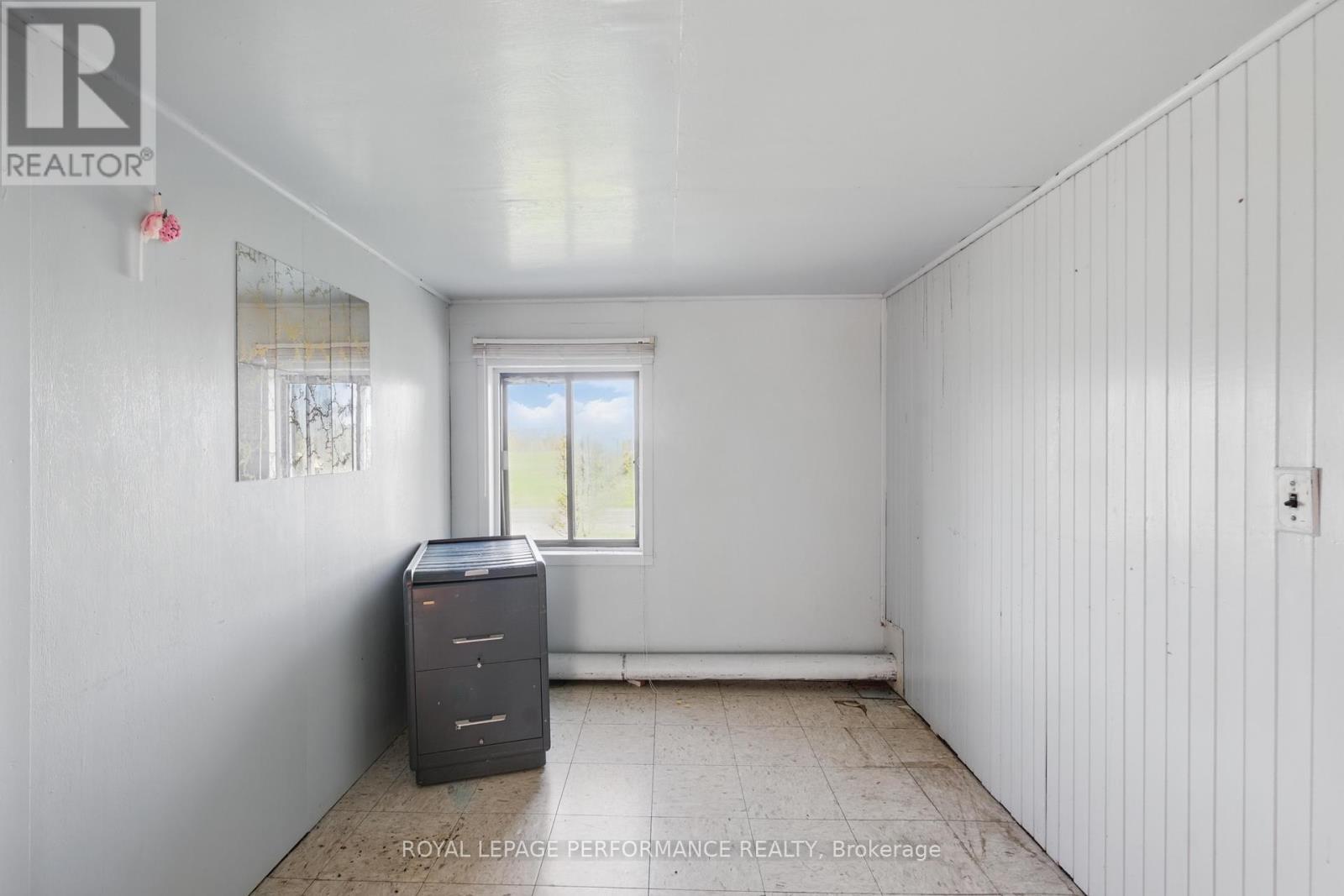 












3300 COUNTY RD 14 CONCESSION

,
East Hawkesbury,




Ontario
K0B1B0

