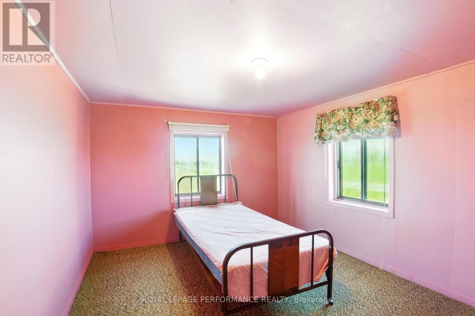 












3300 COUNTY RD 14 CONCESSION

,
East Hawkesbury,




Ontario
K0B1B0

