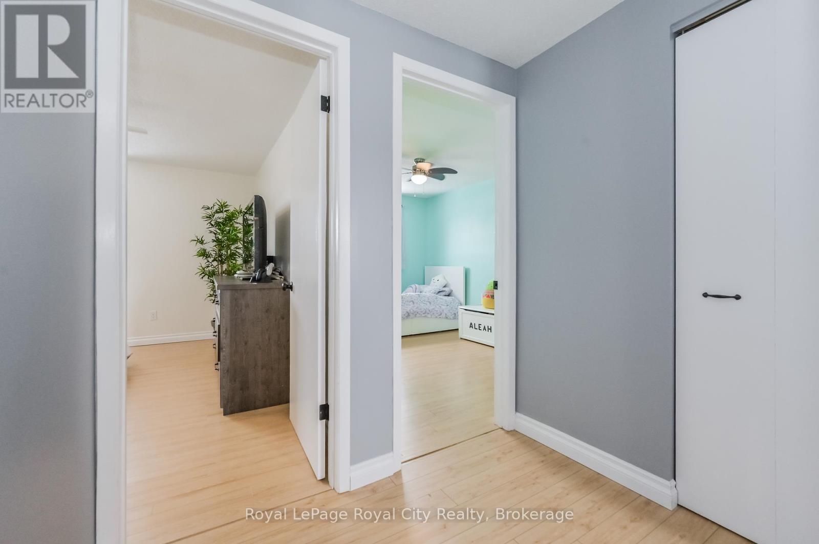 












300 STORNOWAY DRIVE

,
Centre Wellington (Fergus),




Ontario
N1M3K6

