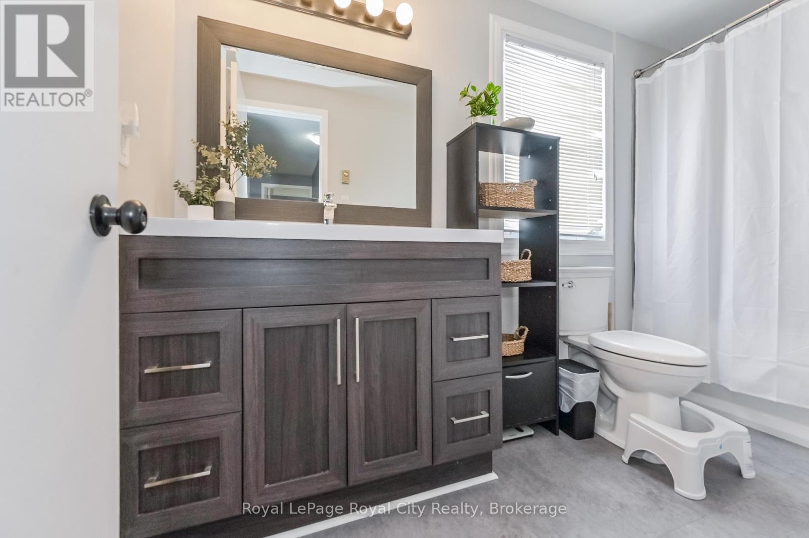 












300 STORNOWAY DRIVE

,
Centre Wellington (Fergus),




Ontario
N1M3K6

