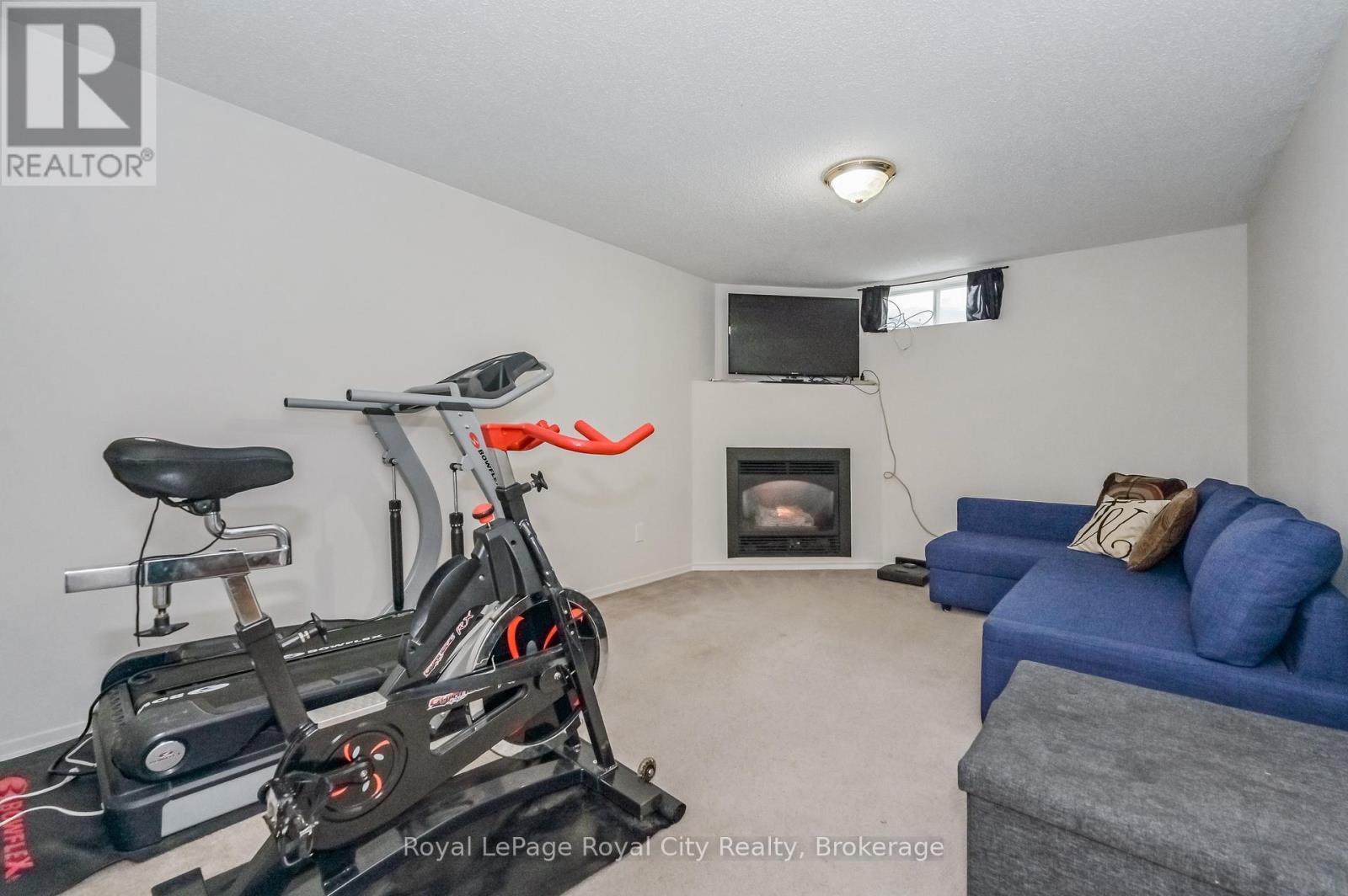 












300 STORNOWAY DRIVE

,
Centre Wellington (Fergus),




Ontario
N1M3K6

