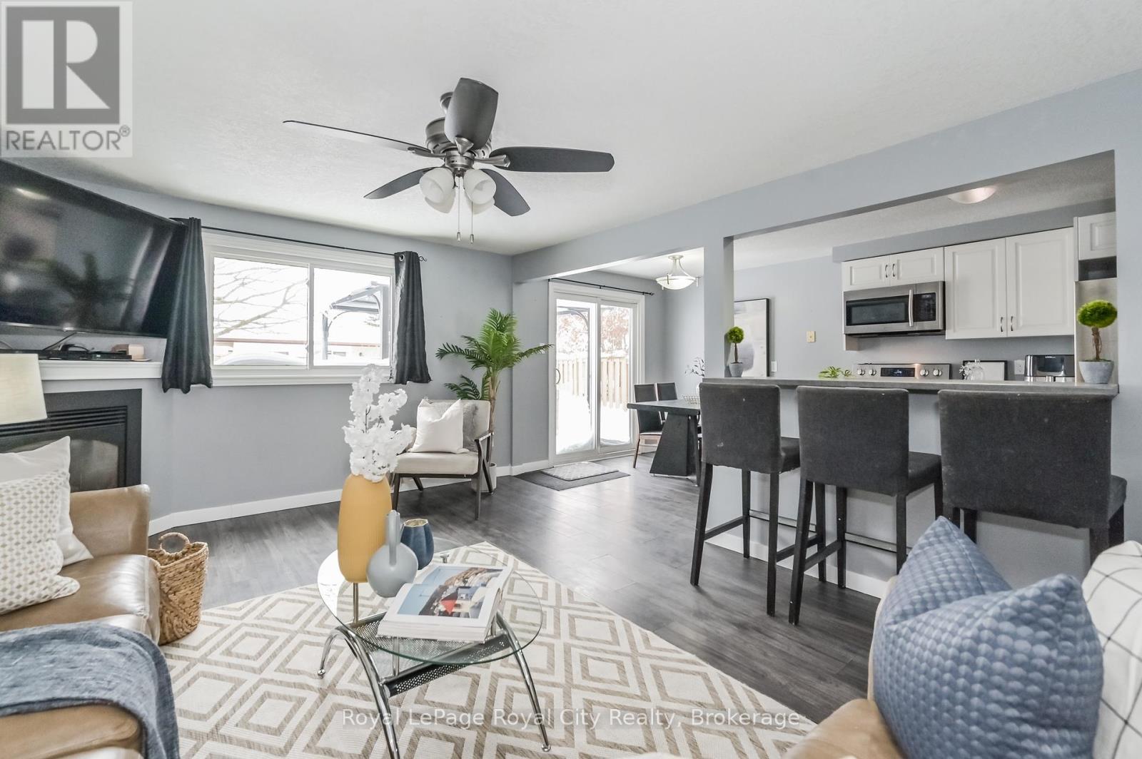 












300 STORNOWAY DRIVE

,
Centre Wellington (Fergus),




Ontario
N1M3K6

