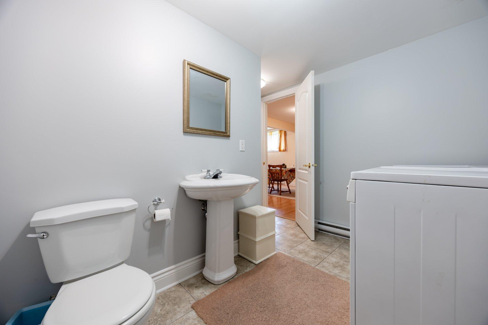 









7775


Rue de Lausanne

,
Brossard,




QC
J4Y0J4

