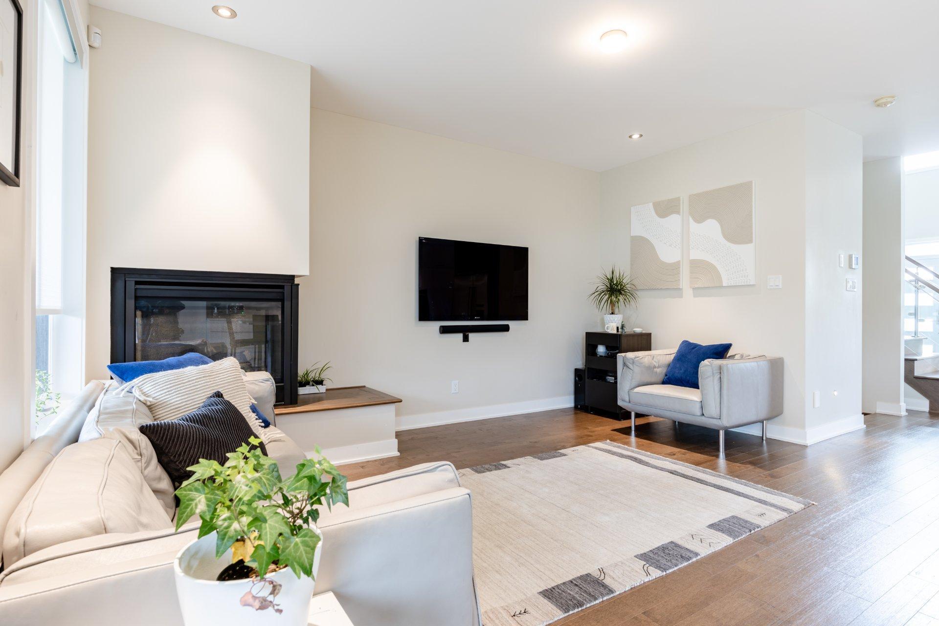 









7730


Rue de Liverpool

,
Brossard,




QC
J4Y0J6

