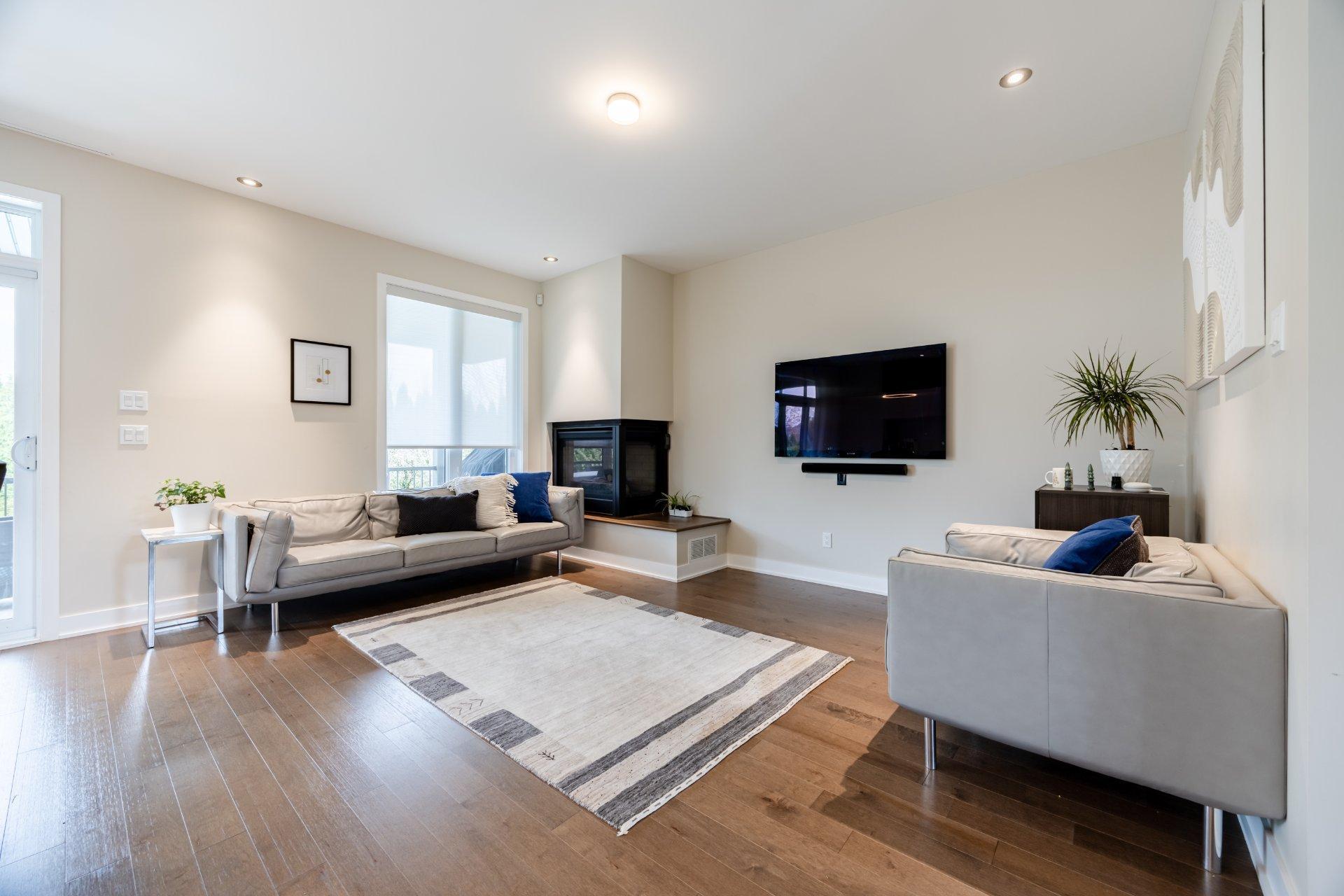 









7730


Rue de Liverpool

,
Brossard,




QC
J4Y0J6


