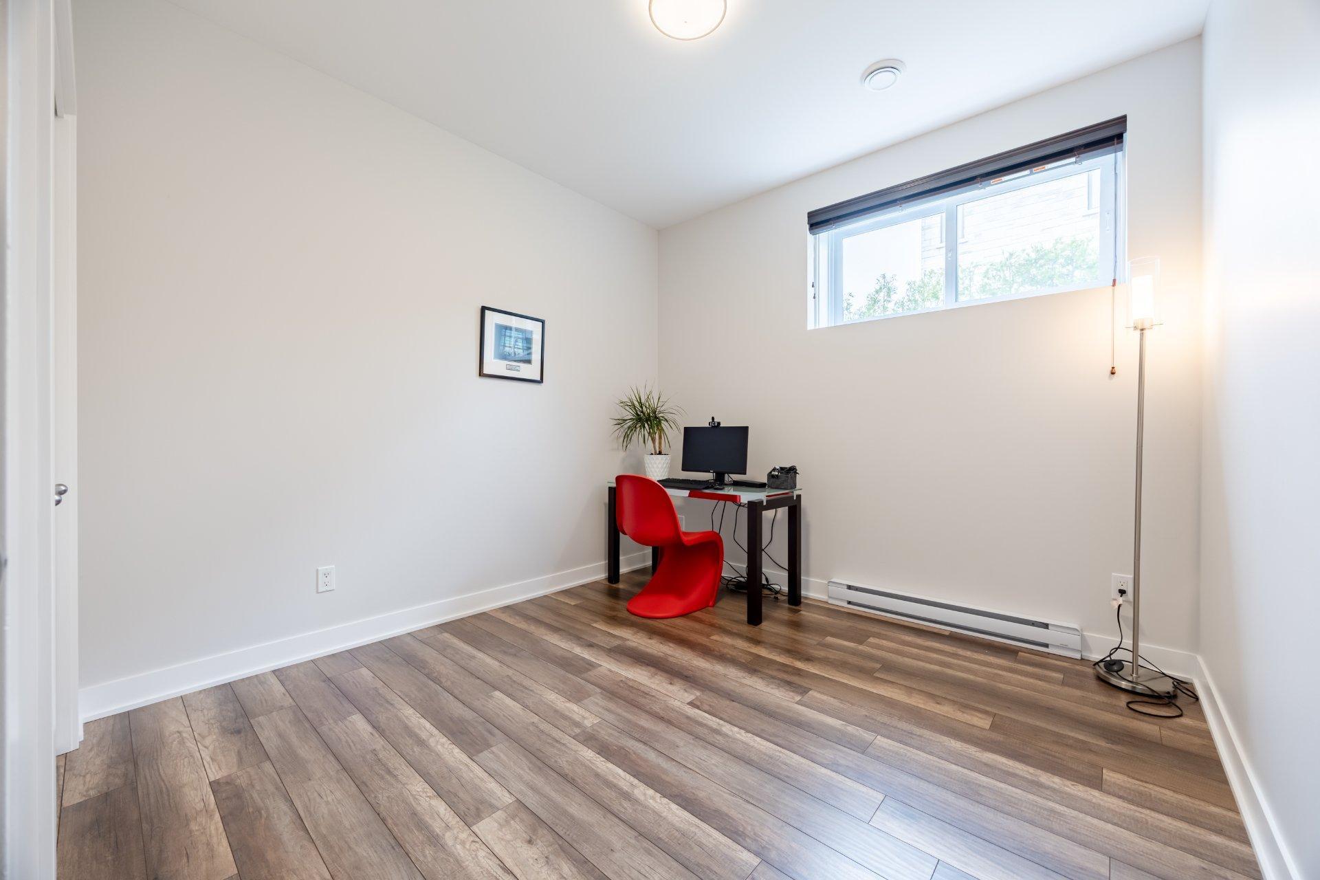 









7730


Rue de Liverpool

,
Brossard,




QC
J4Y0J6

