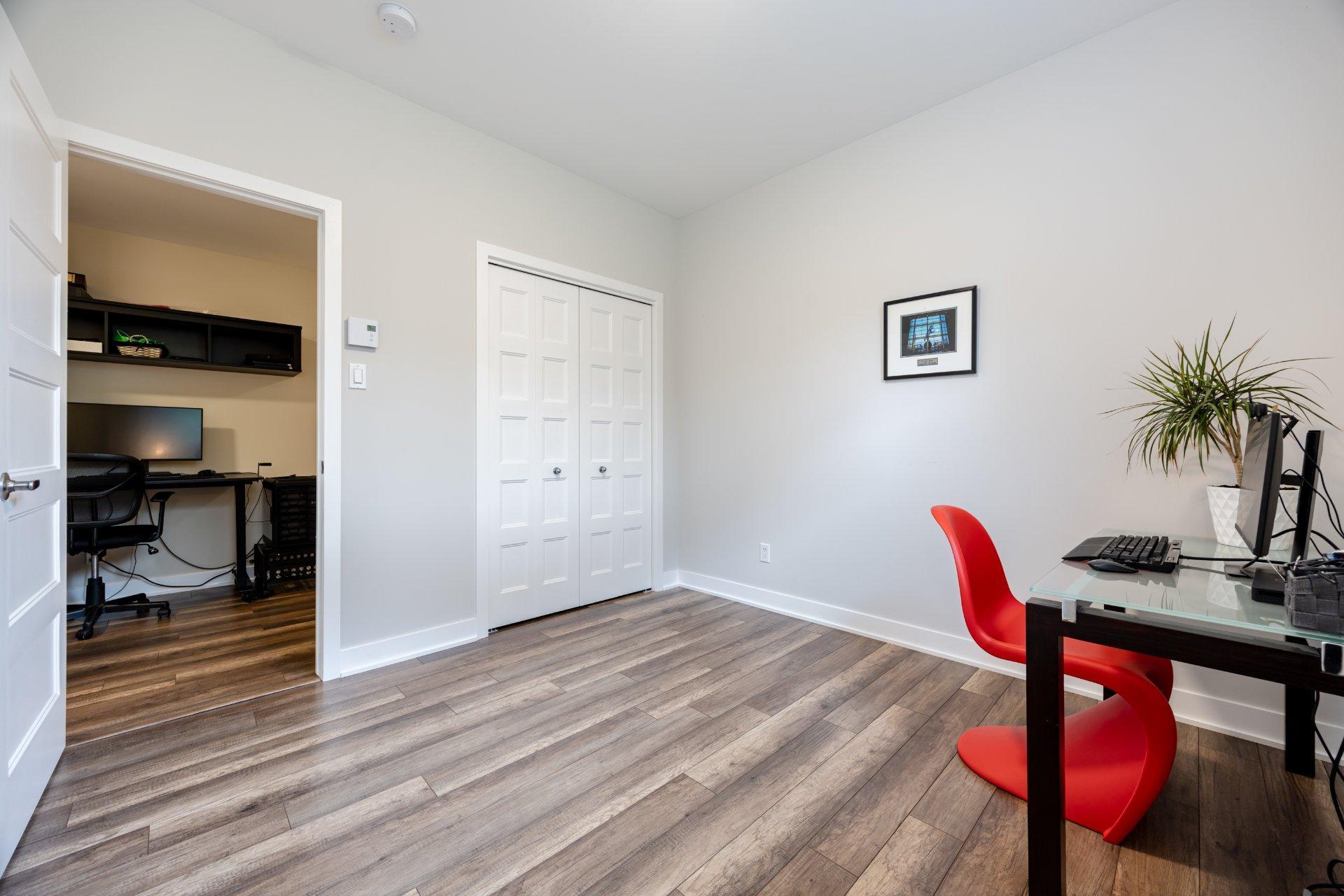 









7730


Rue de Liverpool

,
Brossard,




QC
J4Y0J6


