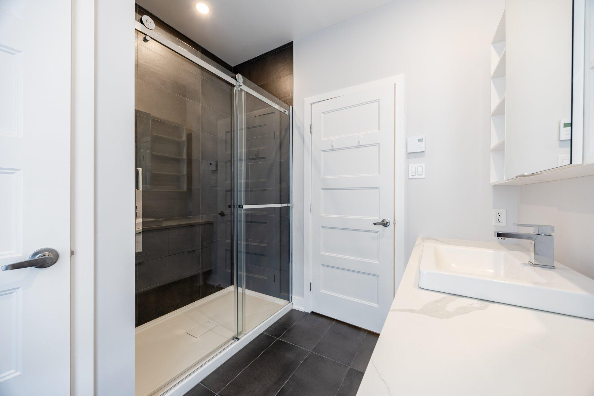 









7730


Rue de Liverpool

,
Brossard,




QC
J4Y0J6

