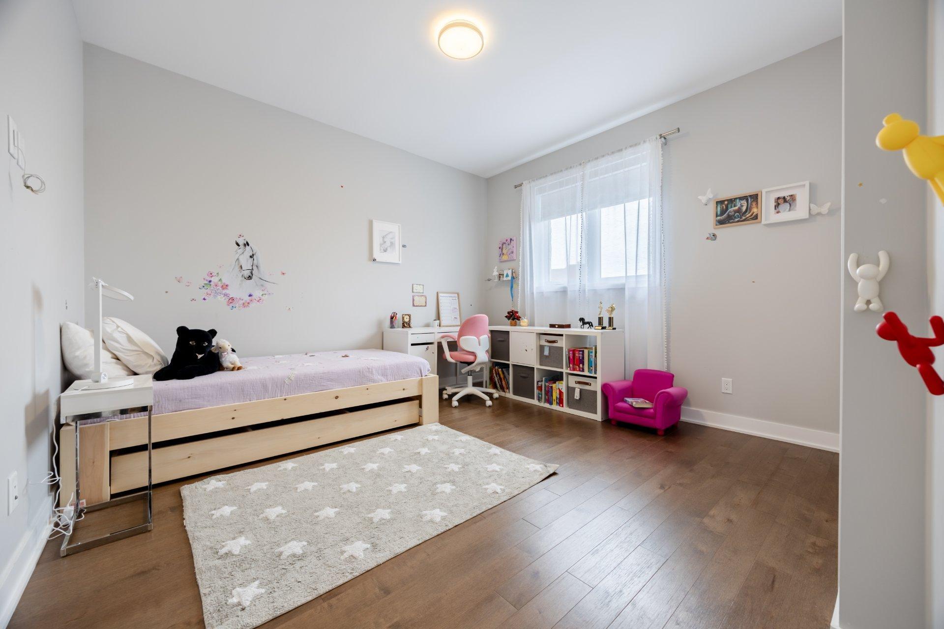 









7730


Rue de Liverpool

,
Brossard,




QC
J4Y0J6

