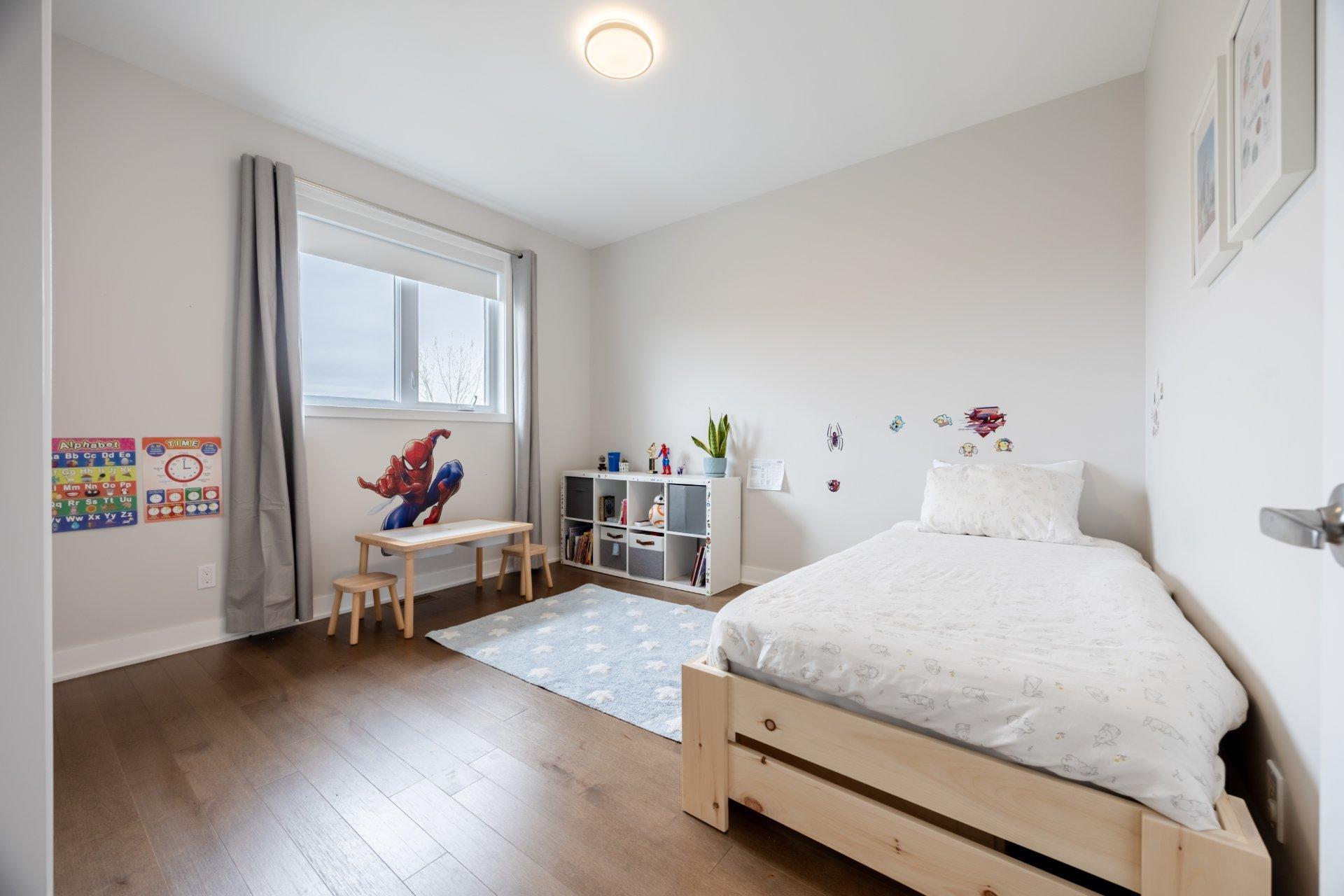 









7730


Rue de Liverpool

,
Brossard,




QC
J4Y0J6

