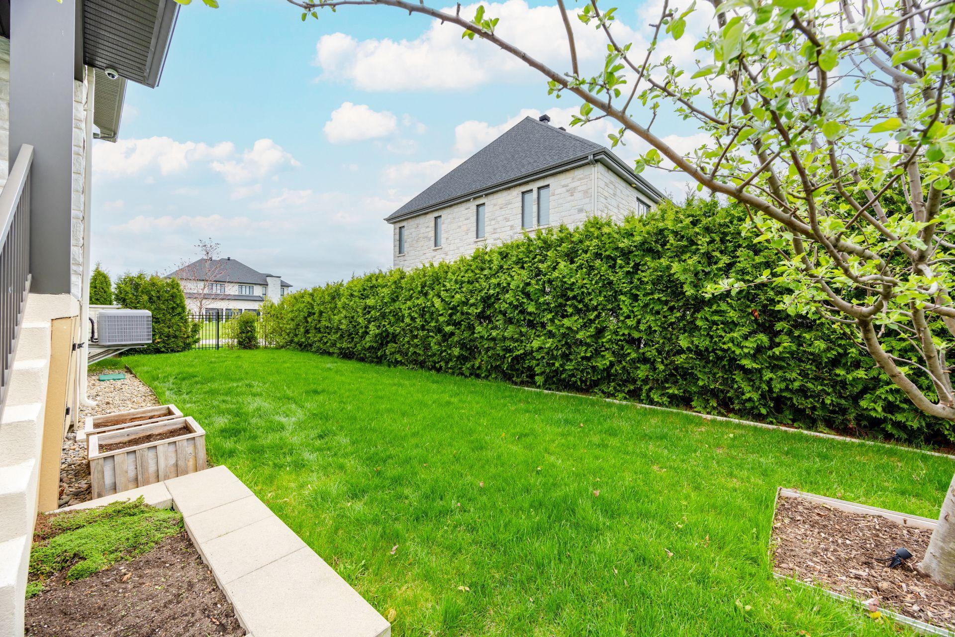 









7730


Rue de Liverpool

,
Brossard,




QC
J4Y0J6

