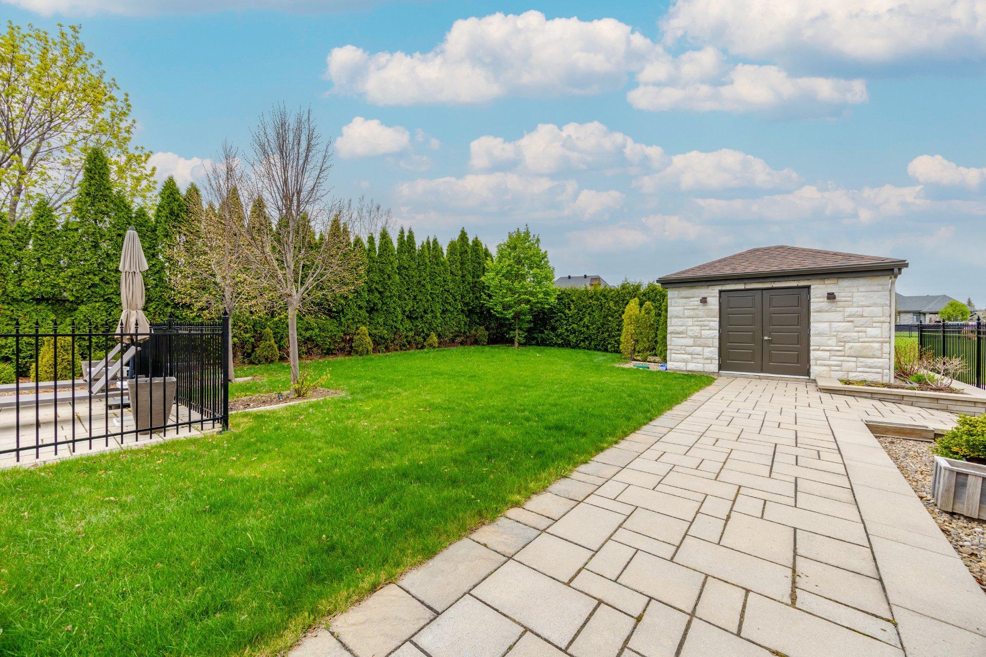









7730


Rue de Liverpool

,
Brossard,




QC
J4Y0J6

