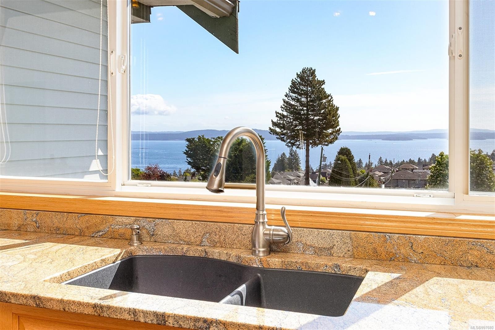 









483


Hillview

Ave,
Ladysmith,




BC
V9G 1W2


