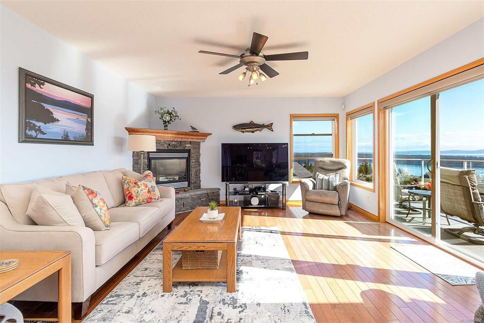 









483


Hillview

Ave,
Ladysmith,




BC
V9G 1W2

