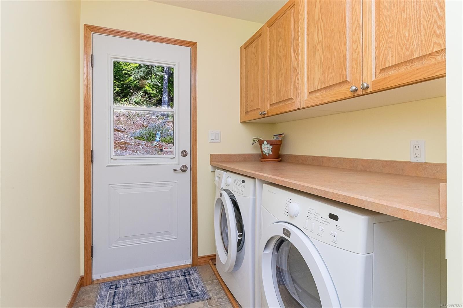 









483


Hillview

Ave,
Ladysmith,




BC
V9G 1W2

