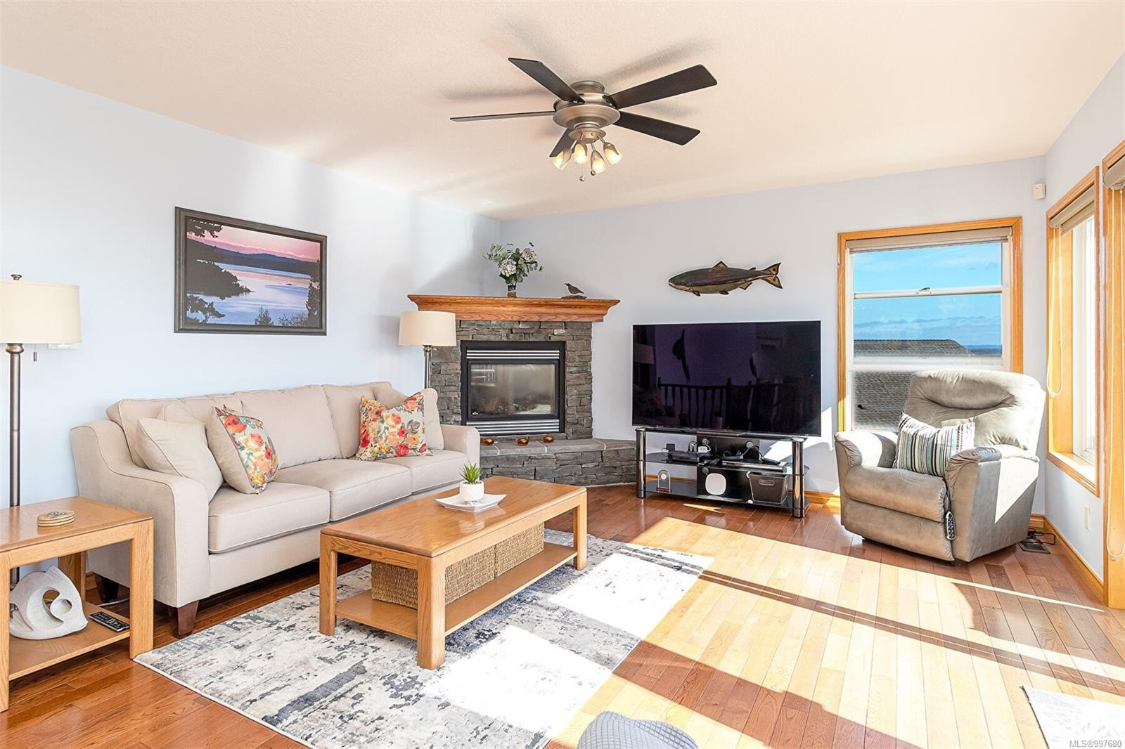 









483


Hillview

Ave,
Ladysmith,




BC
V9G 1W2

