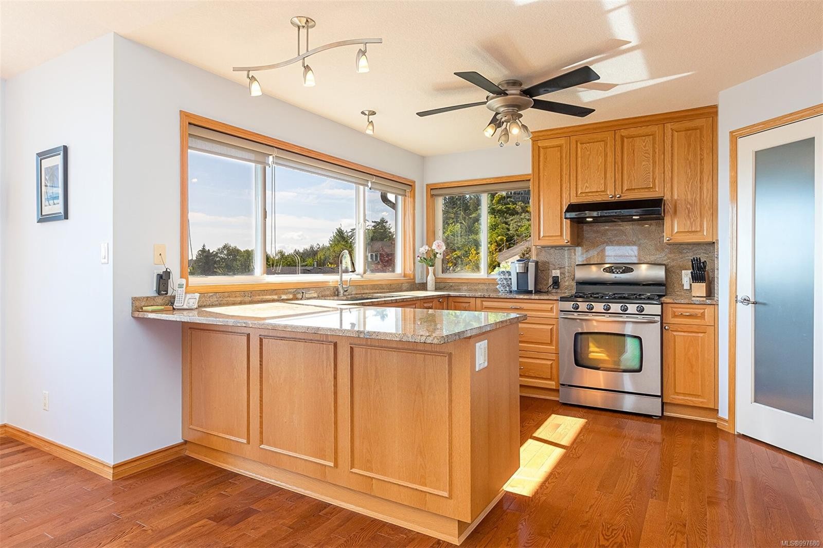 









483


Hillview

Ave,
Ladysmith,




BC
V9G 1W2

