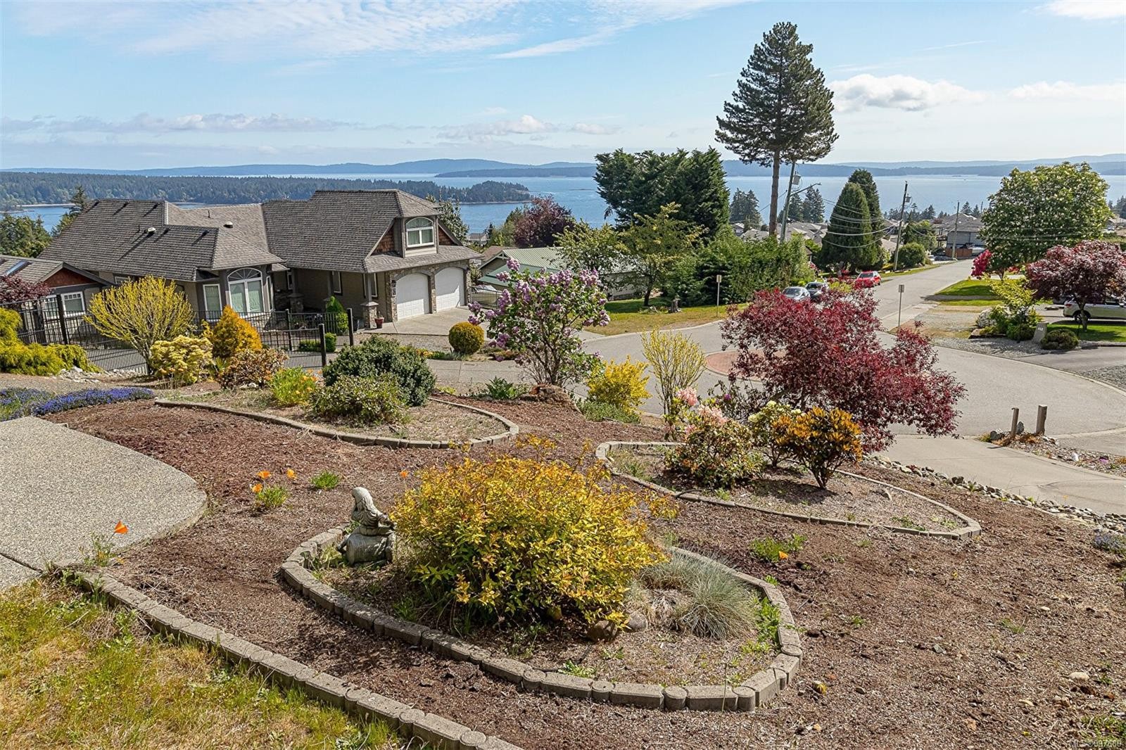 









483


Hillview

Ave,
Ladysmith,




BC
V9G 1W2

