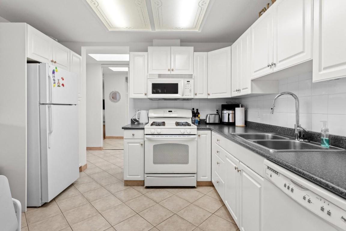 









645


Barrera

Road, 205,
Kelowna,




BC
V1W 3C9

