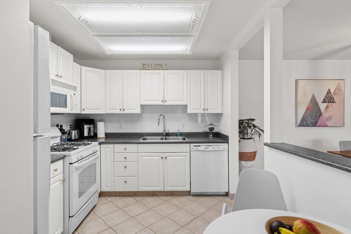 









645


Barrera

Road, 205,
Kelowna,




BC
V1W 3C9

