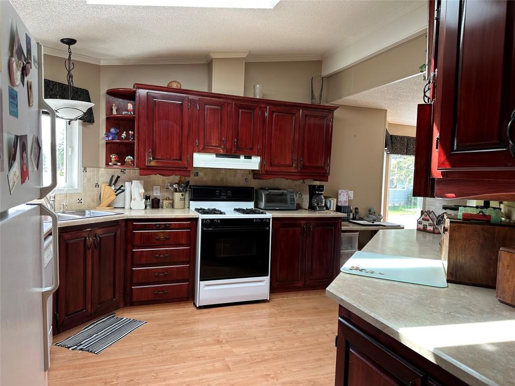 









5484


25

Avenue, A6,
Vernon,




BC
V1T 7A8

