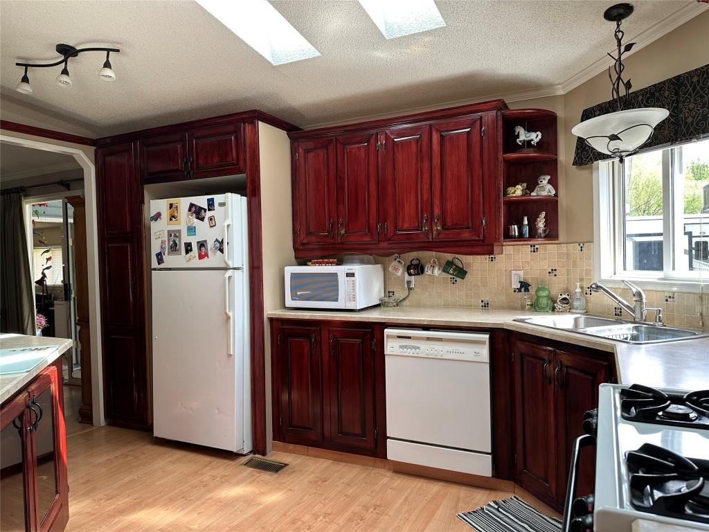 









5484


25

Avenue, A6,
Vernon,




BC
V1T 7A8

