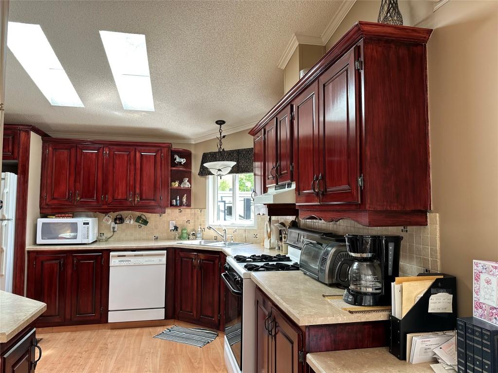 









5484


25

Avenue, A6,
Vernon,




BC
V1T 7A8

