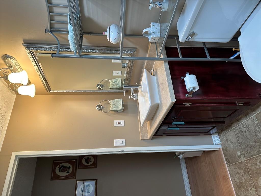 









5484


25

Avenue, A6,
Vernon,




BC
V1T 7A8

