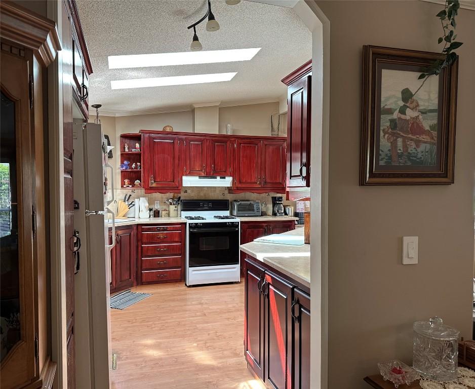 









5484


25

Avenue, A6,
Vernon,




BC
V1T 7A8

