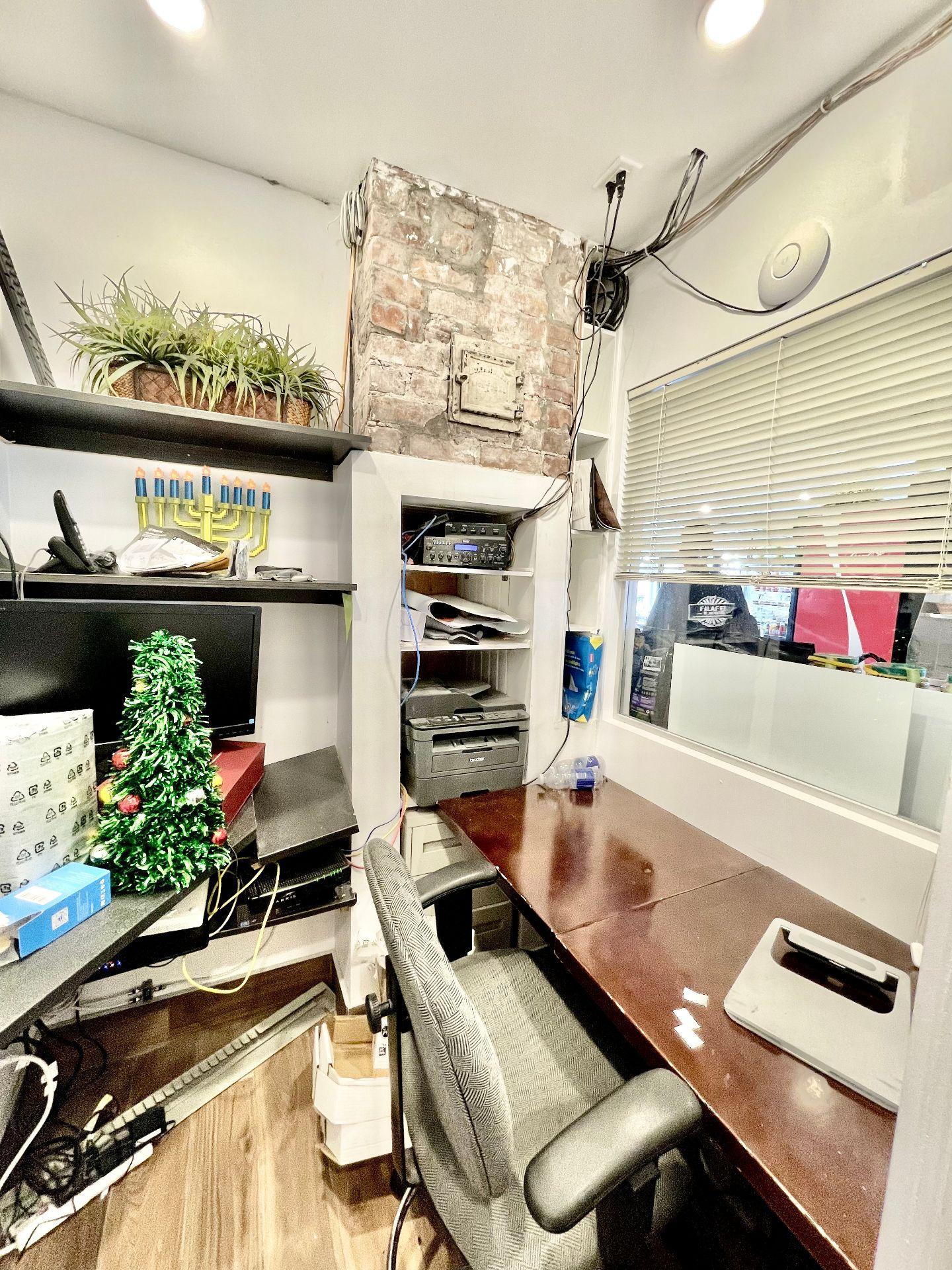 









1285


Rue Notre-Dame

,
Montréal (Lachine),




QC
H8S2C7

