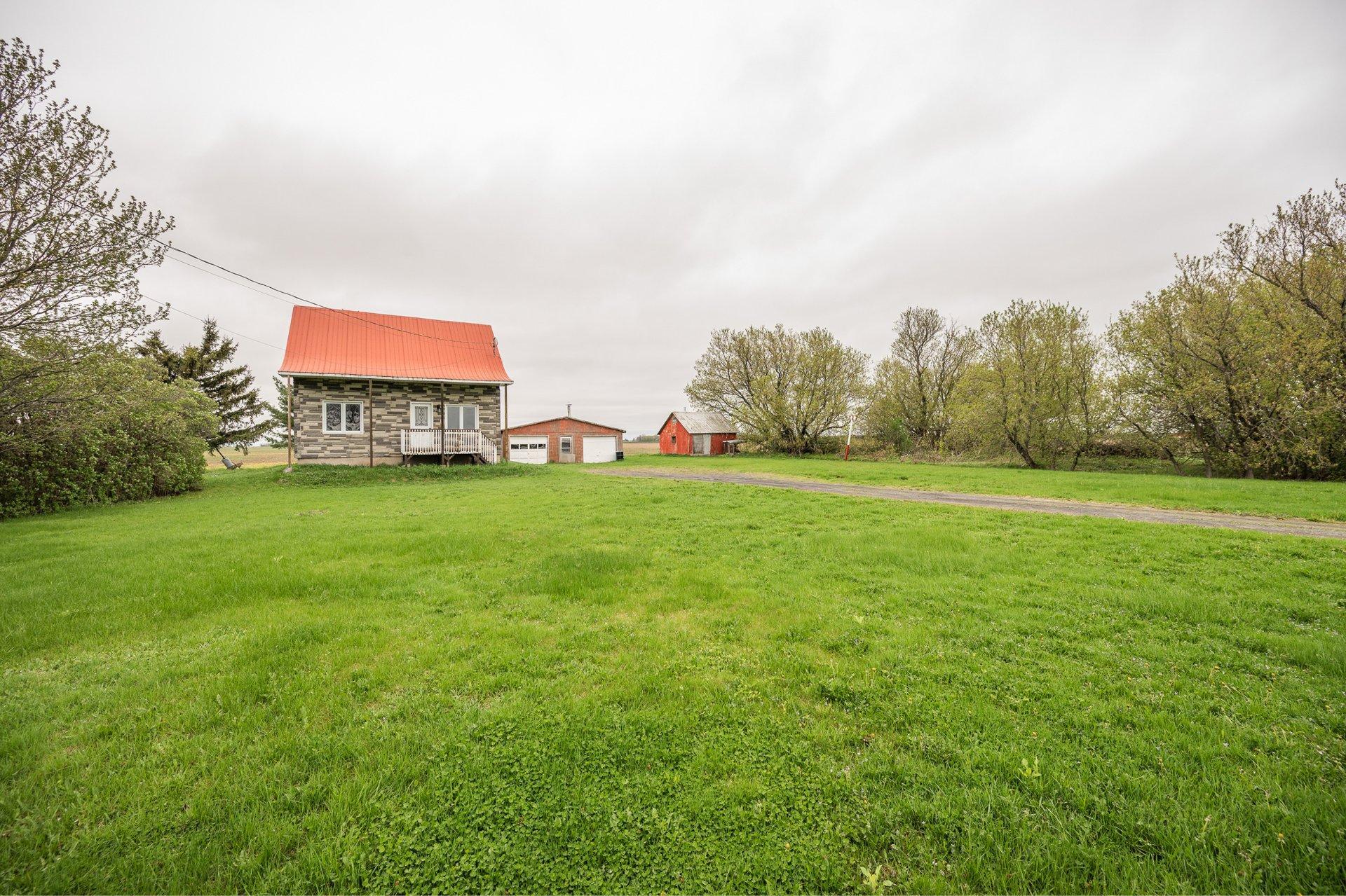 









273


94e Avenue

,
Saint-Blaise-sur-Richelieu,




QC
J0J1W0

