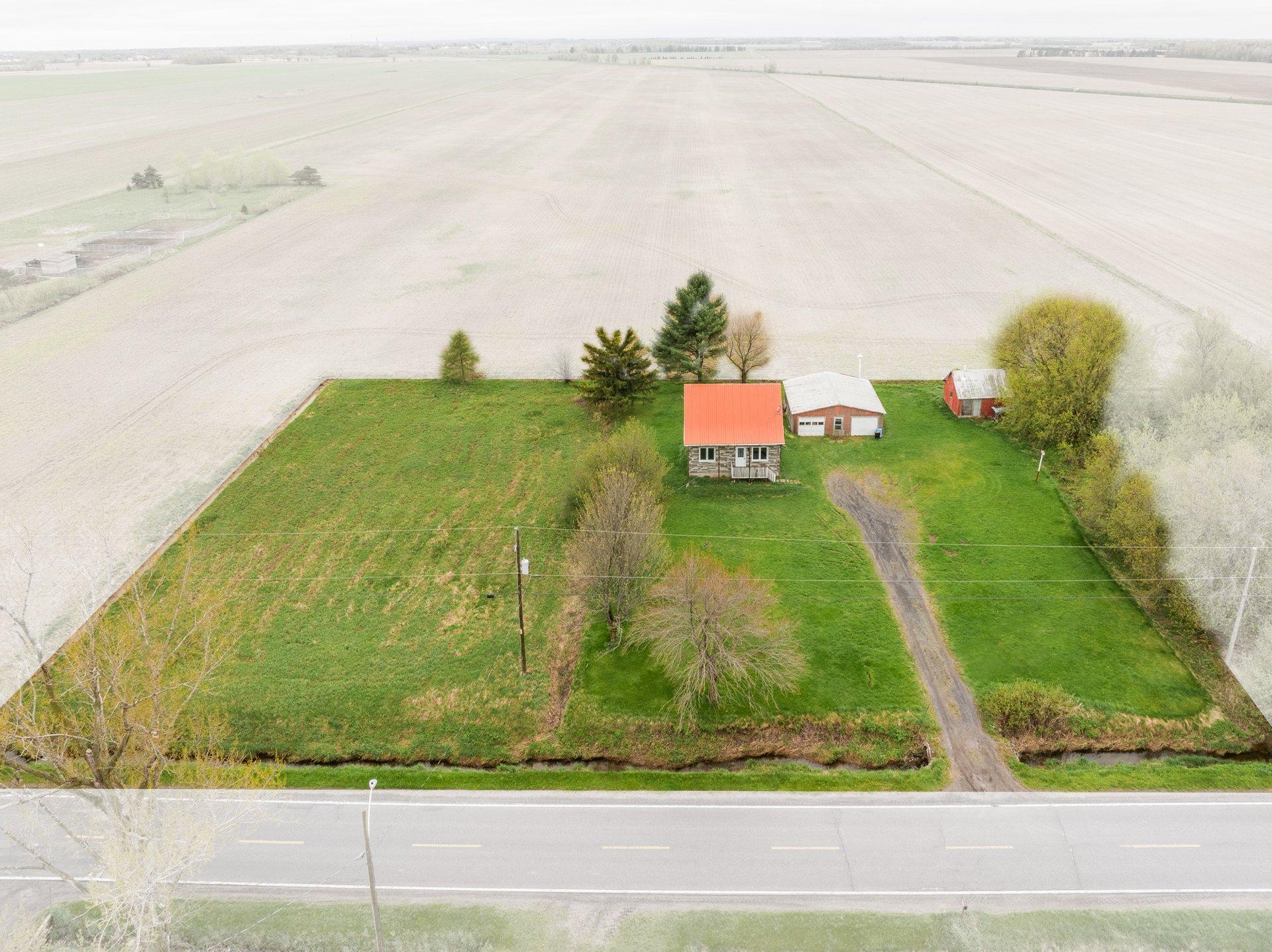 









273


94e Avenue

,
Saint-Blaise-sur-Richelieu,




QC
J0J1W0

