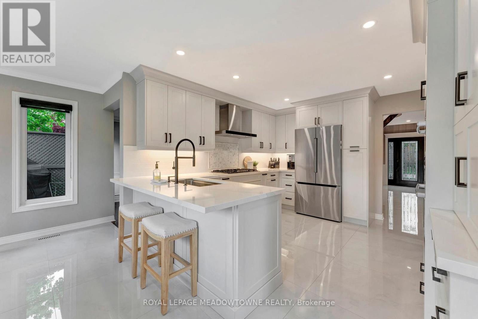 












2008 PEAK PLACE

,
Oakville,




Ontario
L6H5T2

