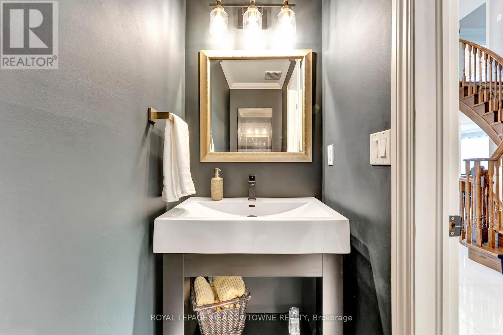 












2008 PEAK PLACE

,
Oakville,




Ontario
L6H5T2

