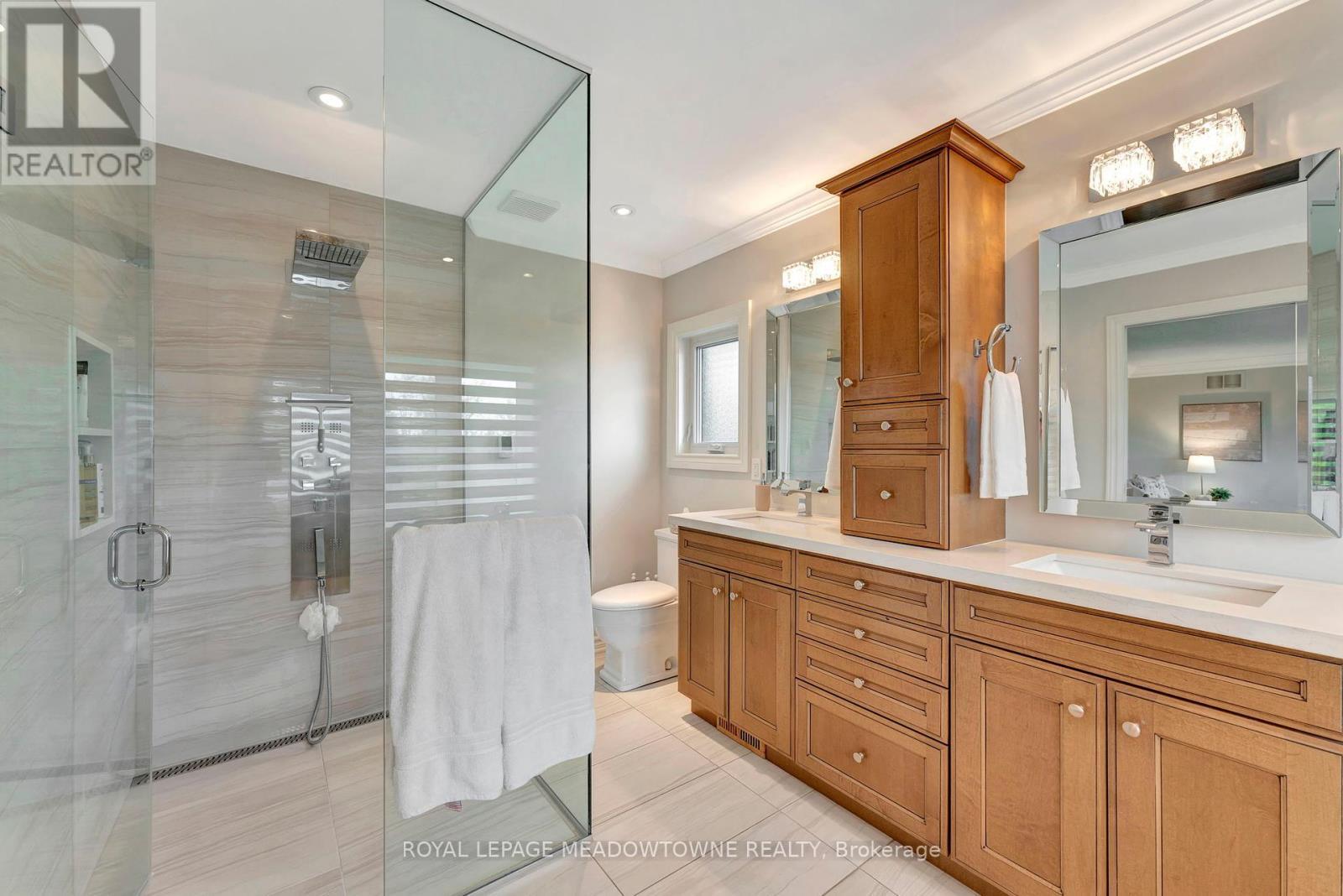 












2008 PEAK PLACE

,
Oakville,




Ontario
L6H5T2

