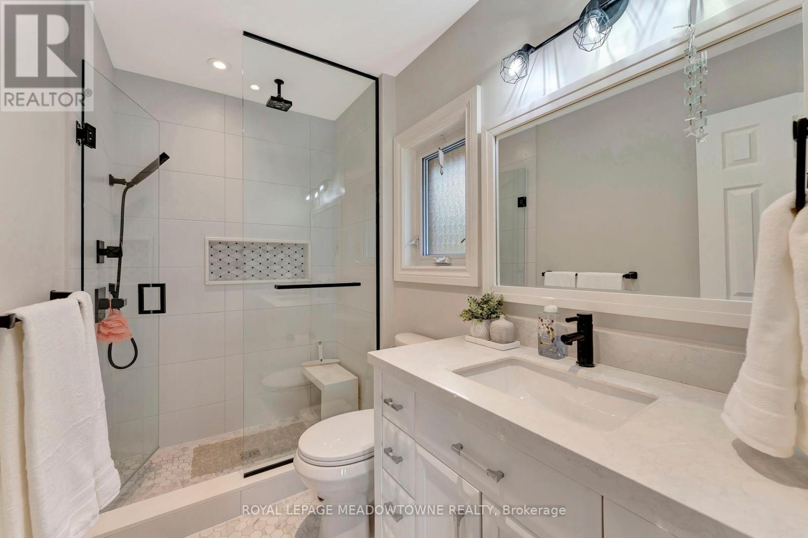 












2008 PEAK PLACE

,
Oakville,




Ontario
L6H5T2

