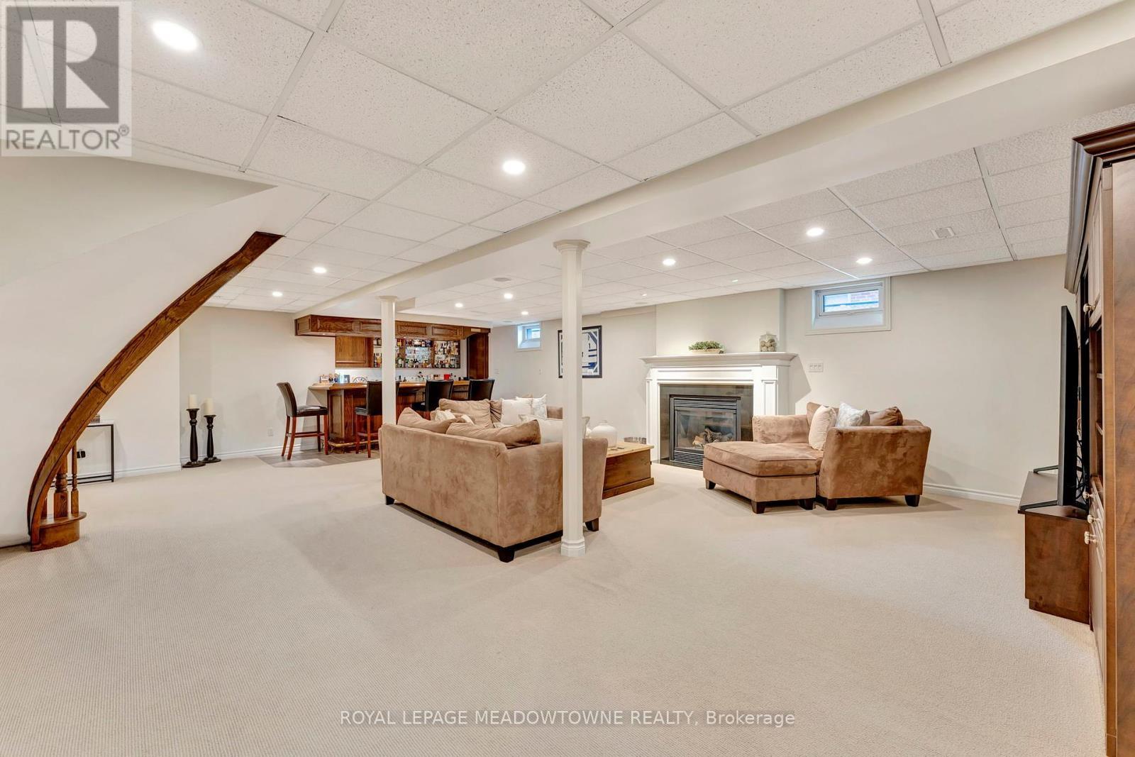 












2008 PEAK PLACE

,
Oakville,




Ontario
L6H5T2

