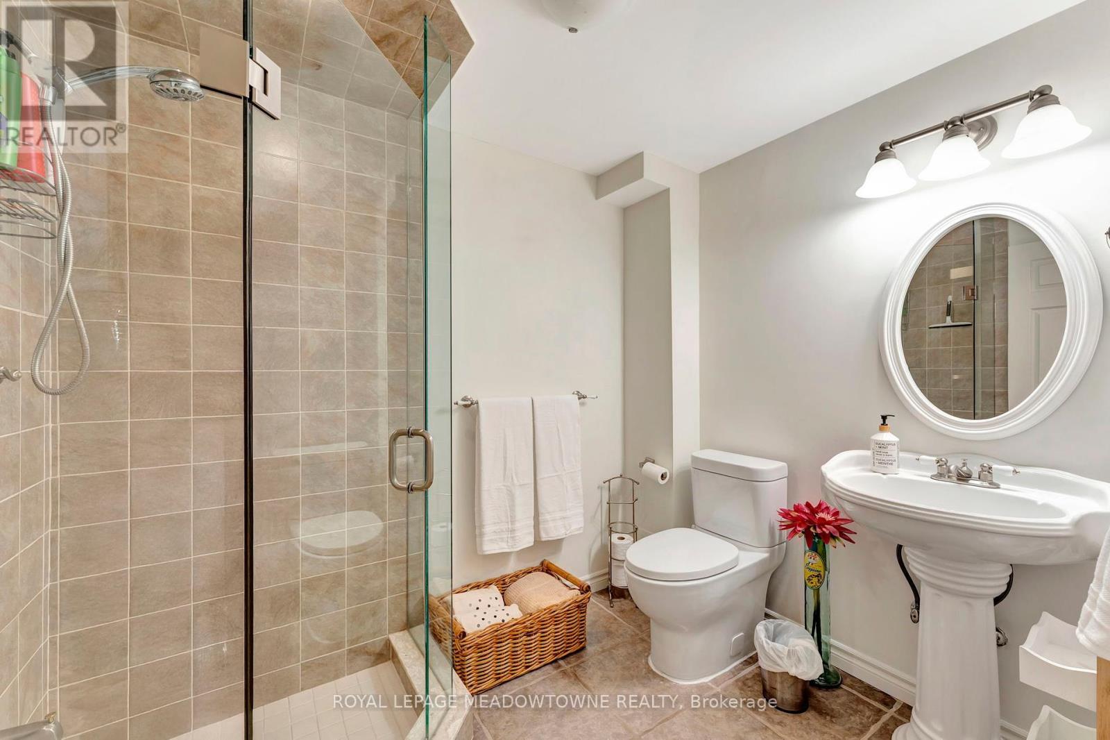 












2008 PEAK PLACE

,
Oakville,




Ontario
L6H5T2

