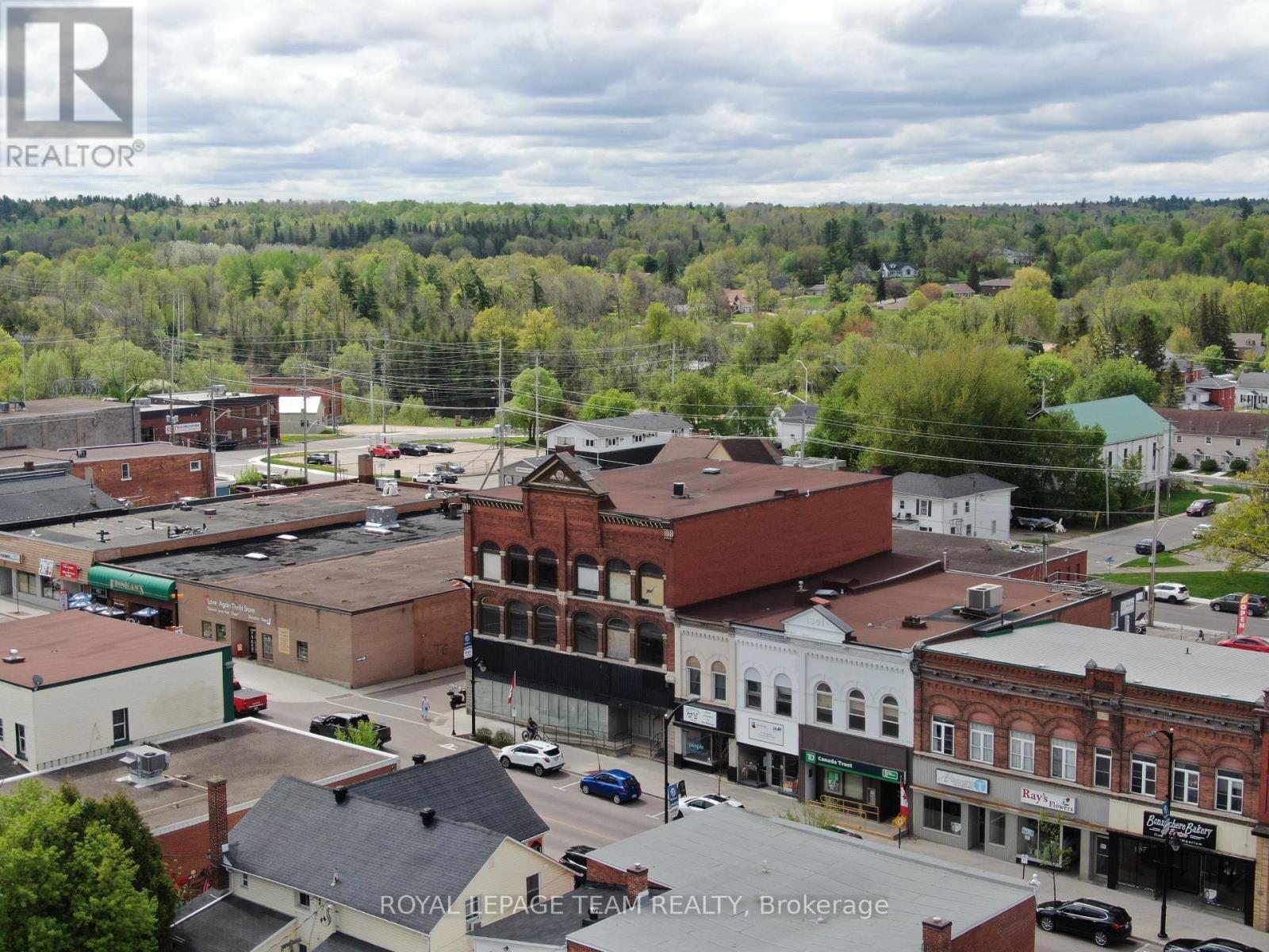












278 RAGLAN STREET S

,
Renfrew,




Ontario
K7V1R4

