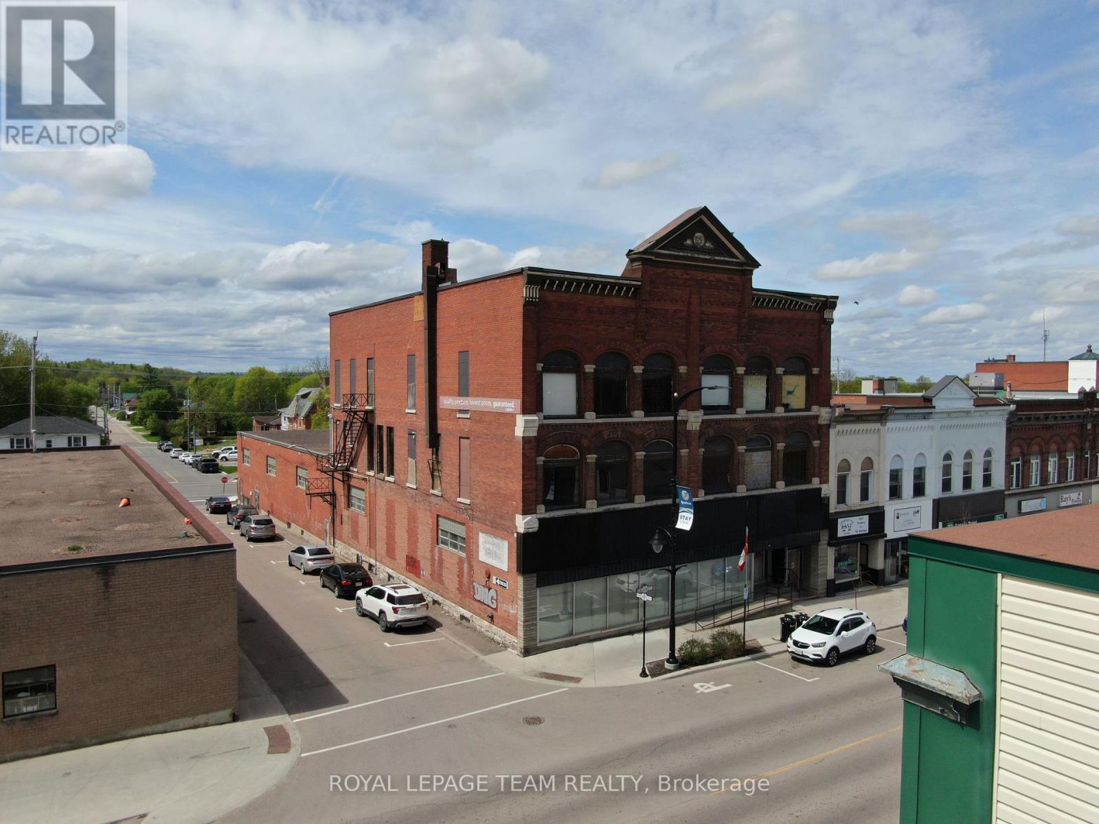 












278 RAGLAN STREET S

,
Renfrew,




Ontario
K7V1R4

