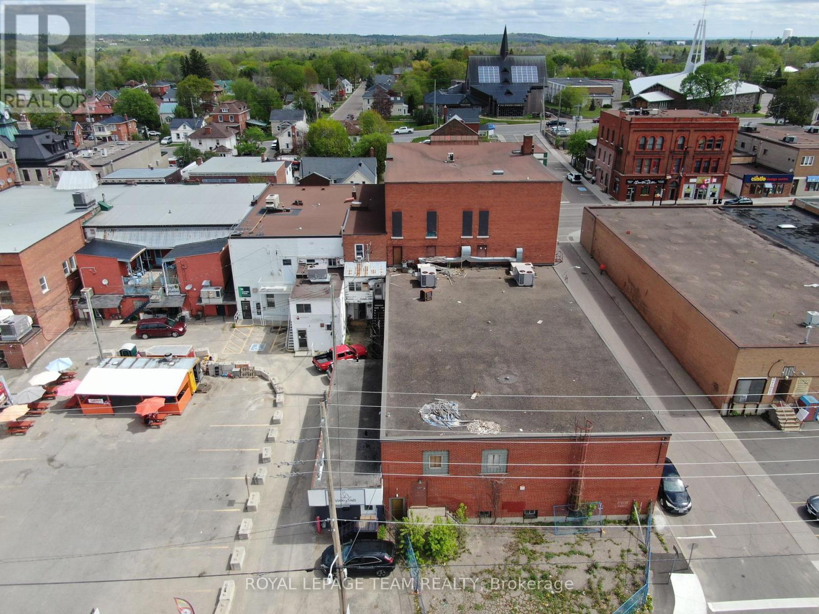 












278 RAGLAN STREET S

,
Renfrew,




Ontario
K7V1R4

