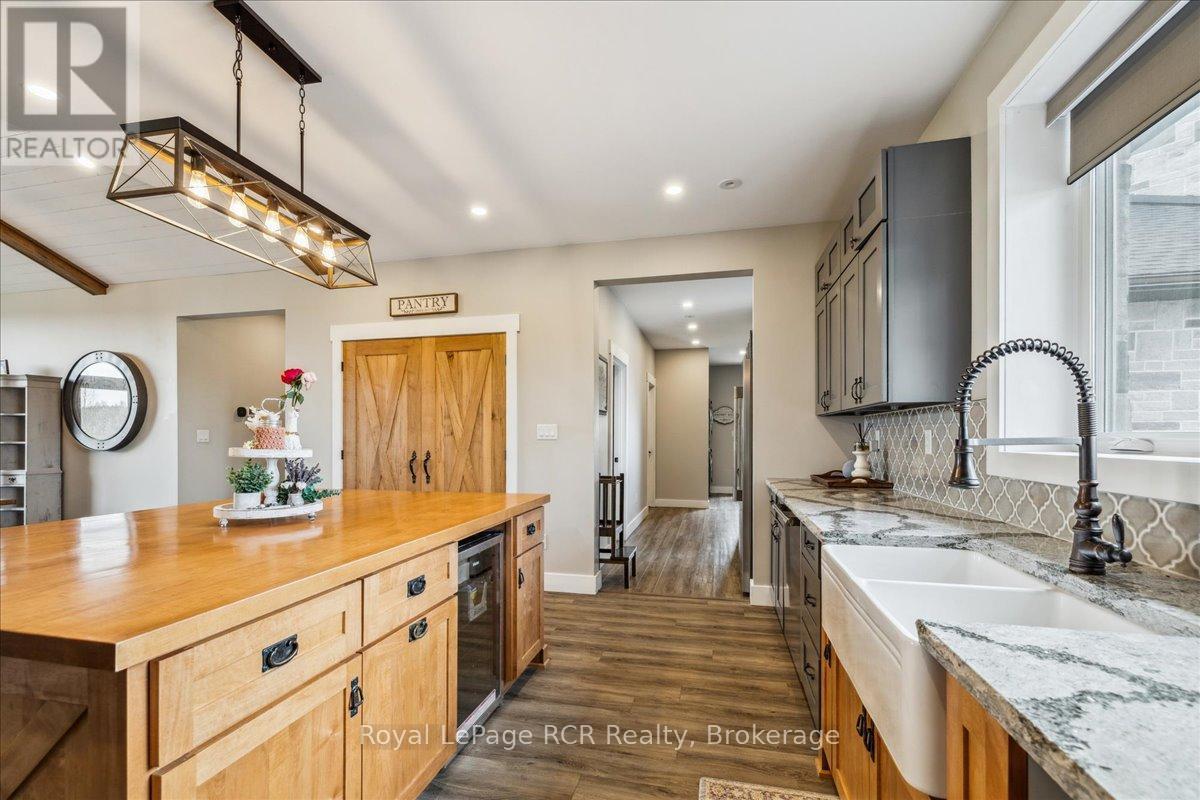 












438811 GREY 15 ROAD

,
Meaford,




Ontario
N4K5N3

