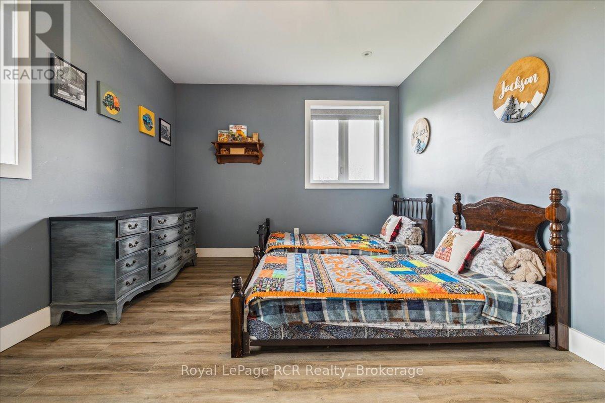 












438811 GREY 15 ROAD

,
Meaford,




Ontario
N4K5N3

