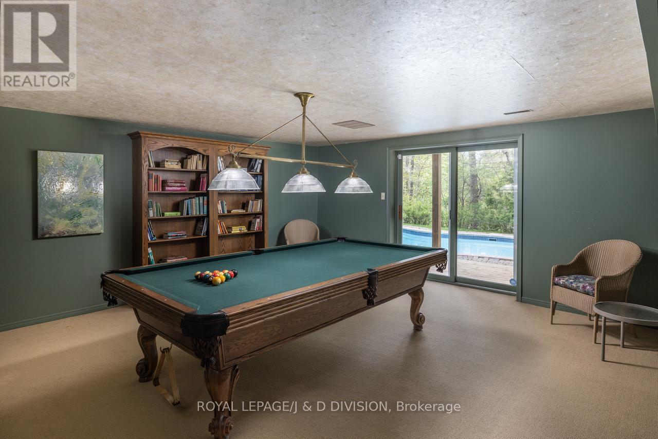 












16 BOBWHITE CRESCENT

,
Toronto,




Ontario
M2L2E1

