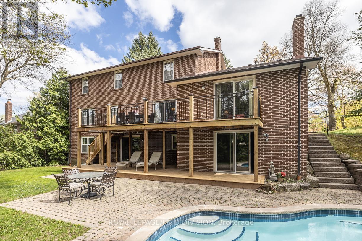 












16 BOBWHITE CRESCENT

,
Toronto,




Ontario
M2L2E1

