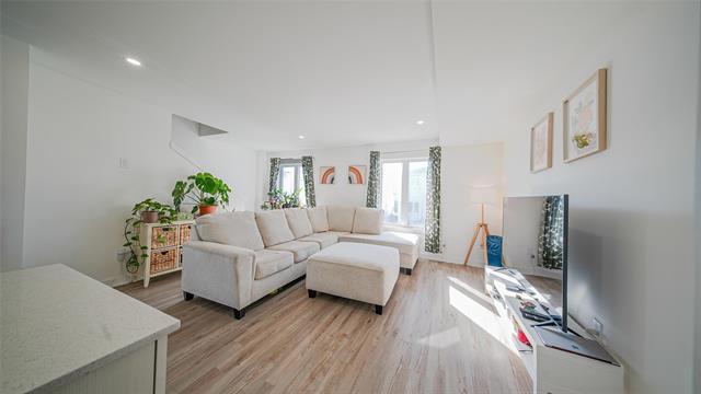 









1600


Ravelston

AVE,
Winnipeg,




MB
R3W 1R3

