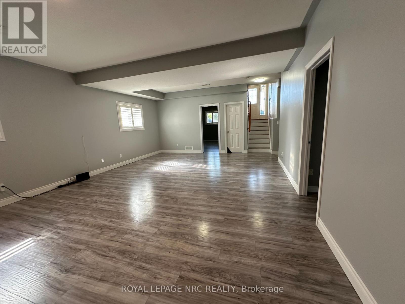












3923 WEINBRENNER ROAD

,
Niagara Falls (Chippawa),




Ontario
L2G7Y1


